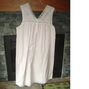 Vintage LORRAINE Nightgown Nightie MADE IN USA Poly/Cotton Lace Size S